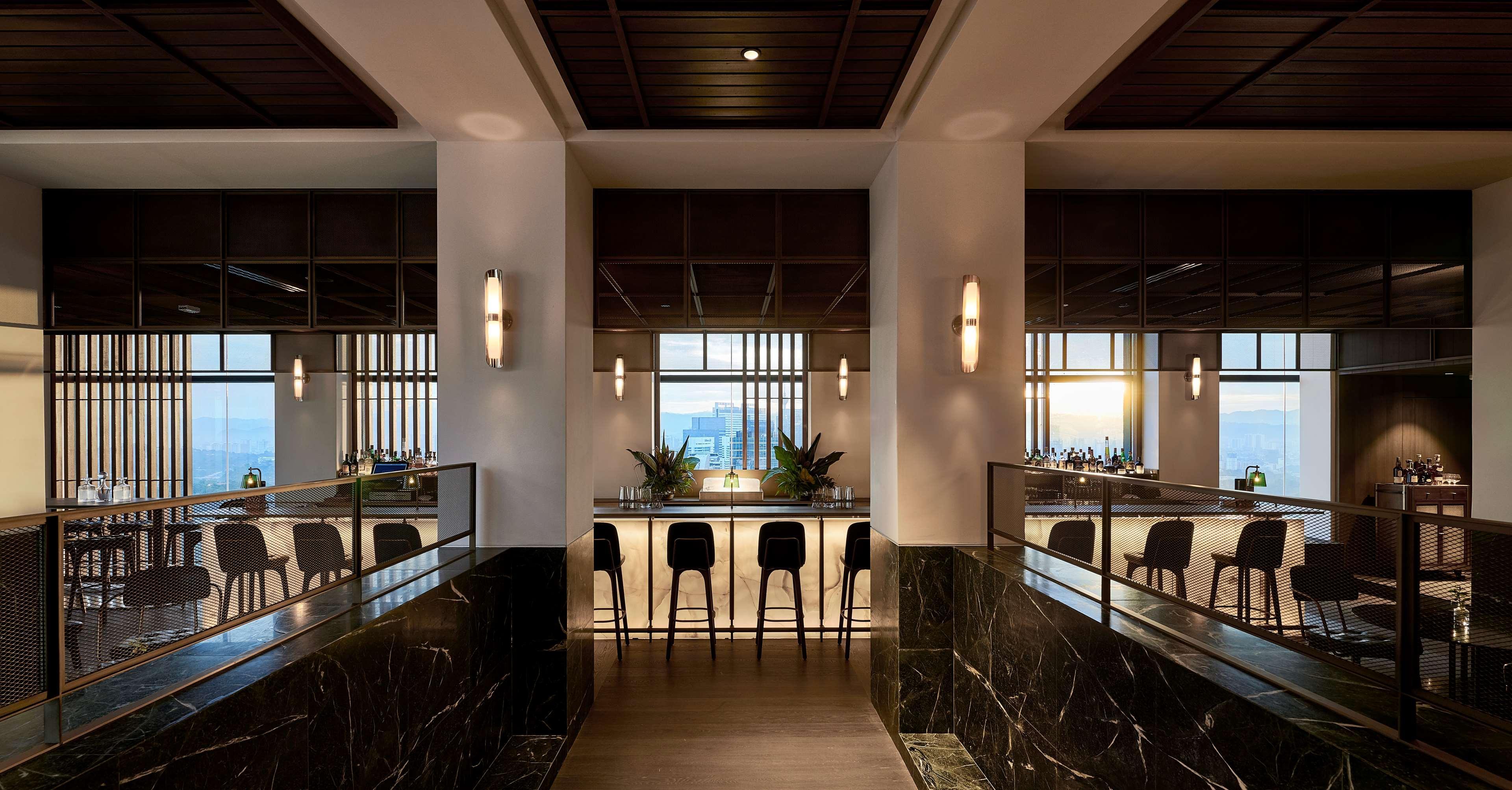 Alila Bangsar Kuala Lumpur Hotell Eksteriør bilde The bar at the 19th floor