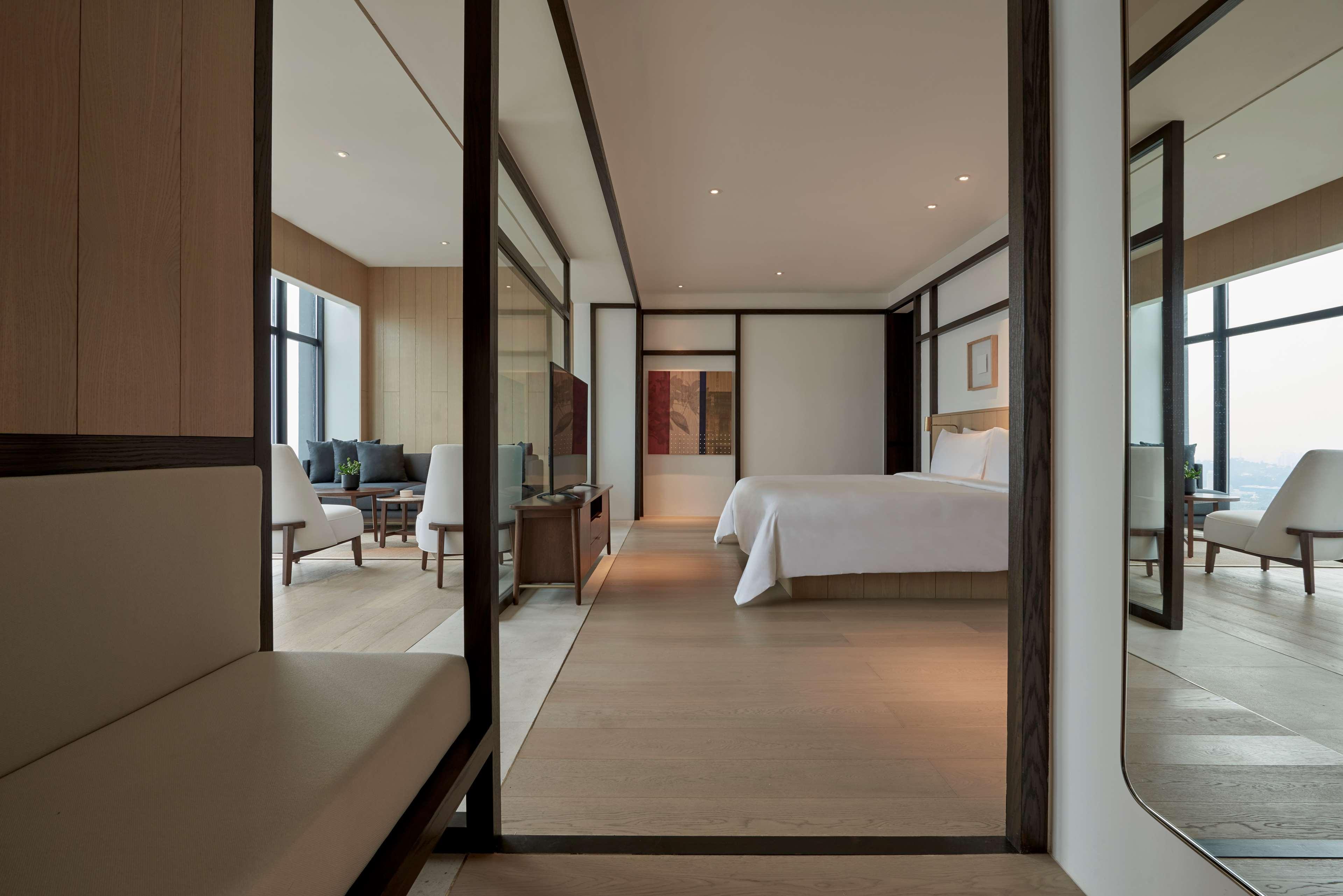 Alila Bangsar Kuala Lumpur Hotell Eksteriør bilde A suite at The Ritz-Carlton, Kuala Lumpur