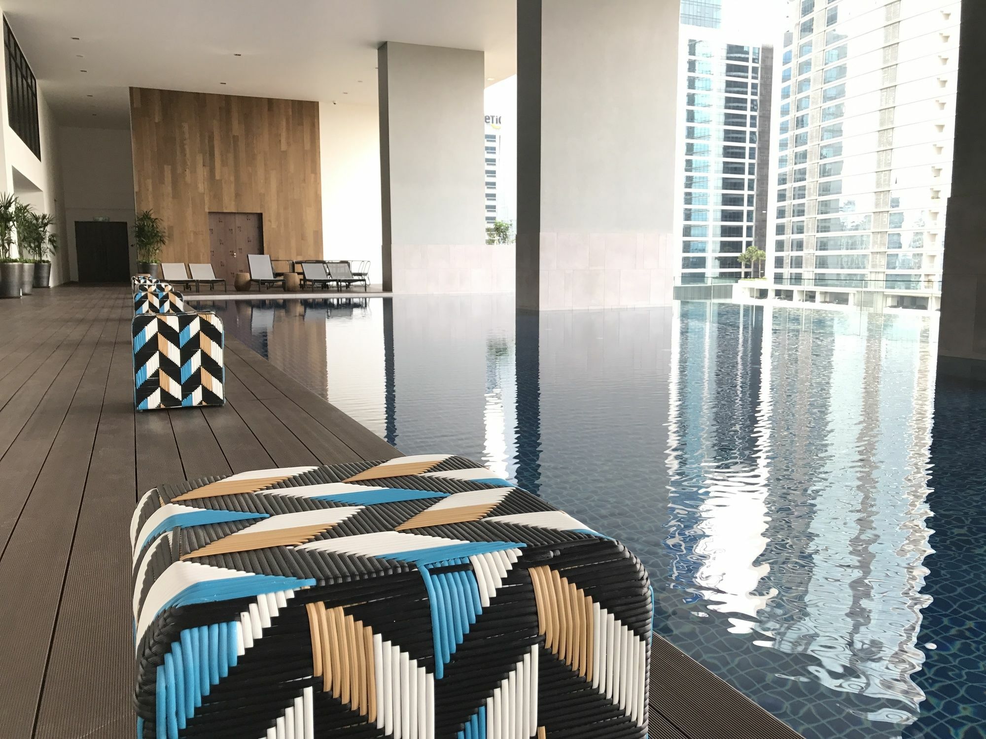 Alila Bangsar Kuala Lumpur Hotell Eksteriør bilde The Sky Pool at The Landmark