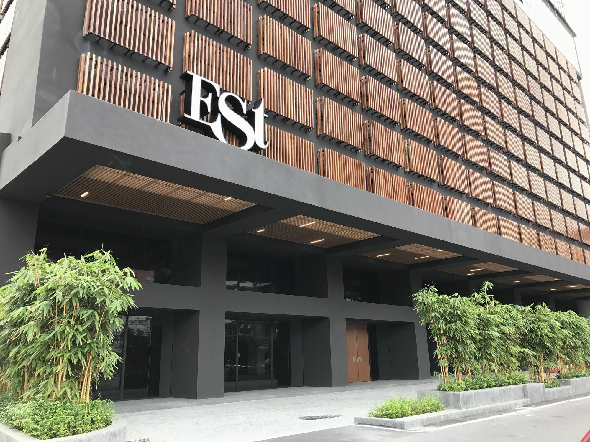 Alila Bangsar Kuala Lumpur Hotell Eksteriør bilde The Est building