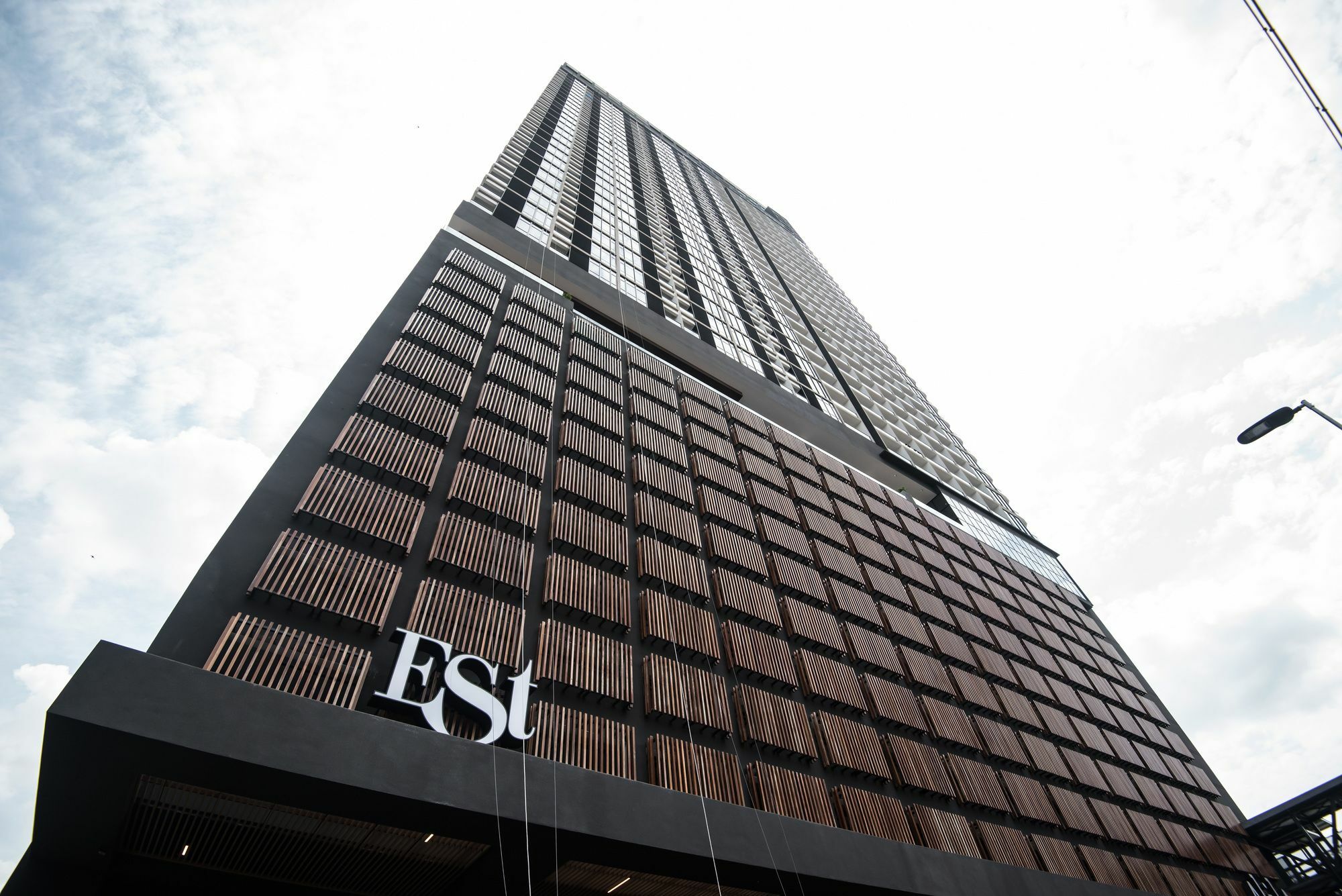 Alila Bangsar Kuala Lumpur Hotell Eksteriør bilde The Est building